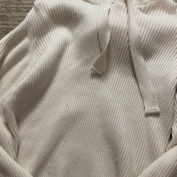 XLE Cream Hoodie - Picture 3 of 3